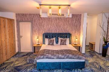 Фото номера Семейный номер с террасой Отель ART Hotel г. Сибиу 3