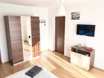 Фото номера Номер с кроватью размера «queen-size» и балконом Гостевой дом Casa Cosy Sibiu г. Сибиу 11