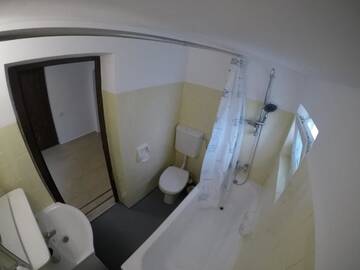 Фото номера Двухместный номер с двуспальной кроватью и дополнительной кроватью Гостевой дом Casa Evanti г. Сибиу 4