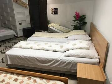Фото номера Семейный номер с ванной комнатой Гостевой дом Villa Maria S г. Сибиу 9