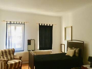 Фото номера Трехместный номер с общей ванной комнатой Гостевой дом Casa Sashi г. Сибиу 9