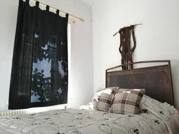 Фото номера Трехместный номер с общей ванной комнатой Гостевой дом Casa Sashi г. Сибиу 4
