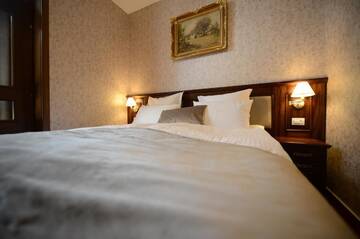 Фото номера Суперлюкс с кроватью размера &quot;king-size&quot; Отель Noblesse Boutique Resort г. Сибиу 20
