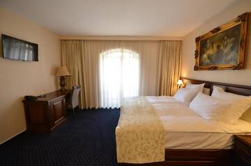 Фото номера Суперлюкс с кроватью размера &quot;king-size&quot; Отель Noblesse Boutique Resort г. Сибиу 27