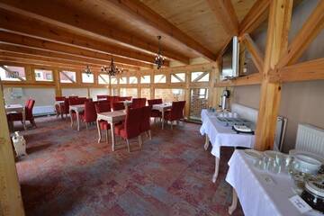 Фото номера Улучшенная вилла Отель Noblesse Boutique Resort г. Сибиу 10