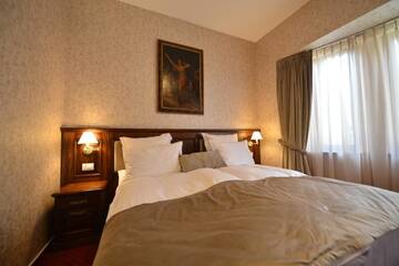 Фото номера Двухместный номер Делюкс с 2 отдельными кроватями Отель Noblesse Boutique Resort г. Сибиу 2