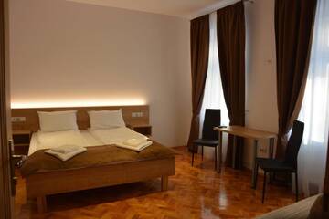 Фото номера Номер с кроватью размера «king-size» Гостевой дом 4Rooms Central Sibiu г. Сибиу 14