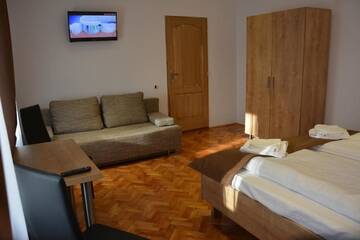 Фото номера Номер с кроватью размера «king-size» Гостевой дом 4Rooms Central Sibiu г. Сибиу 21