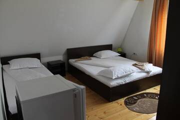 Фото номера Трехместный номер Гостевой дом Casa Kiev г. Сибиу 6