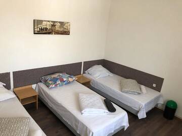 Фото номера Четырехместный номер с собственной ванной комнатой Гостевой дом Villa Progresului г. Сибиу 7
