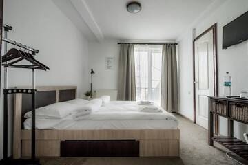Фото номера Двухместный номер с 1 кроватью и балконом Гостевой дом Gasthof Sara г. Сибиу 13