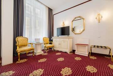 Фото номера Полулюкс Делюкс Отель Hotel Imparatul Romanilor г. Сибиу 3