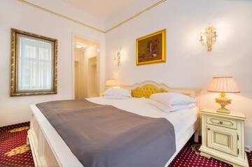 Фото номера Полулюкс Делюкс Отель Hotel Imparatul Romanilor г. Сибиу 4