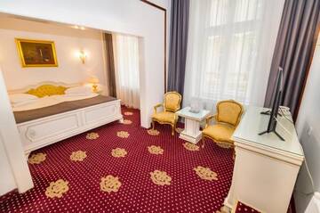 Фото номера Полулюкс Делюкс Отель Hotel Imparatul Romanilor г. Сибиу 5