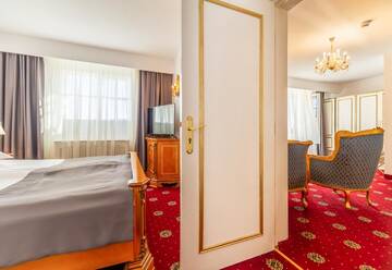 Фото номера Люкс с 1 спальней Отель Hotel Imparatul Romanilor г. Сибиу 4