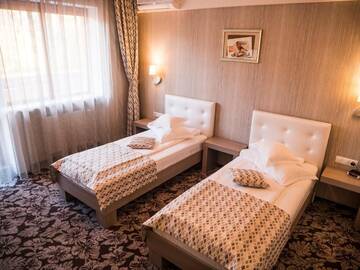Фото номера Двухместный номер «Комфорт» с 2 отдельными кроватями Отель Best Western Silva Hotel г. Сибиу 6