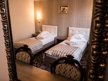Фото номера Двухместный номер «Комфорт» с 2 отдельными кроватями Отель Best Western Silva Hotel г. Сибиу 3