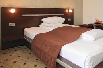 Фото номера Стандартный двухместный номер с 1 кроватью Отель Hotel Premier г. Сибиу 19
