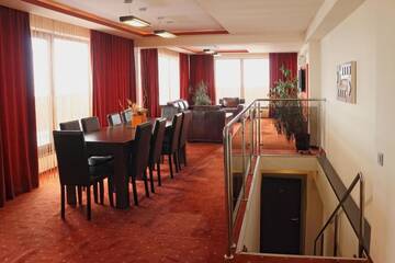 Фото номера Апартаменты с 1 спальней и террасой Отель Hotel Premier г. Сибиу 2