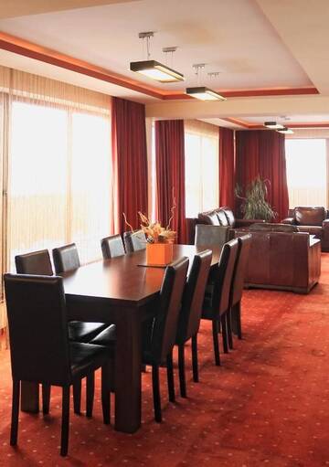 Фото номера Апартаменты с 1 спальней и террасой Отель Hotel Premier г. Сибиу 6