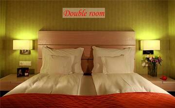 Фото номера Стандартный номер с кроватью размера &quot;king-size&quot; Отель Hotel Golden Tulip Ana Tower Sibiu г. Сибиу 7