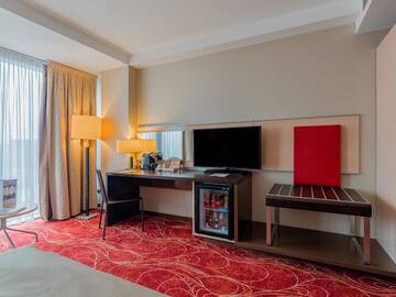 Фото номера Двухместный номер с 2 отдельными кроватями Отель Ramada Sibiu Hotel г. Сибиу 2