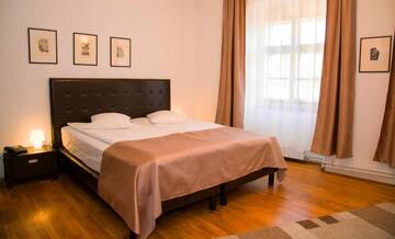 Фото номера Улучшенный двухместный номер с 1 кроватью Отель Hotel Casa Luxemburg г. Сибиу 18