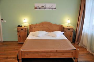 Фото номера Улучшенный двухместный номер с 1 кроватью Отель Hotel Casa Luxemburg г. Сибиу 7