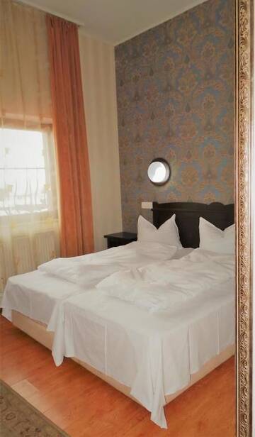 Фото номера Двухместный номер с 2 отдельными кроватями Отель Hotel Sonne г. Сибиу 22