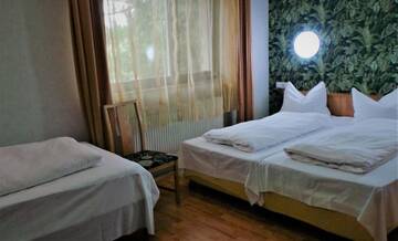 Фото номера Трехместный номер Отель Hotel Sonne г. Сибиу 3