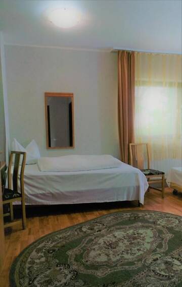 Фото номера Трехместный номер Отель Hotel Sonne г. Сибиу 6