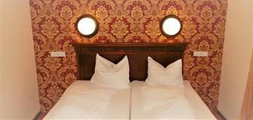 Фото номера Двухместный номер с 2 отдельными кроватями Отель Hotel Sonne г. Сибиу 6