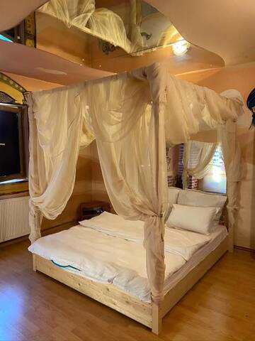 Фото номера Номер Делюкс с кроватью размера «king-size» Гостевой дом Rania Rooms 2 г. Сибиу 11